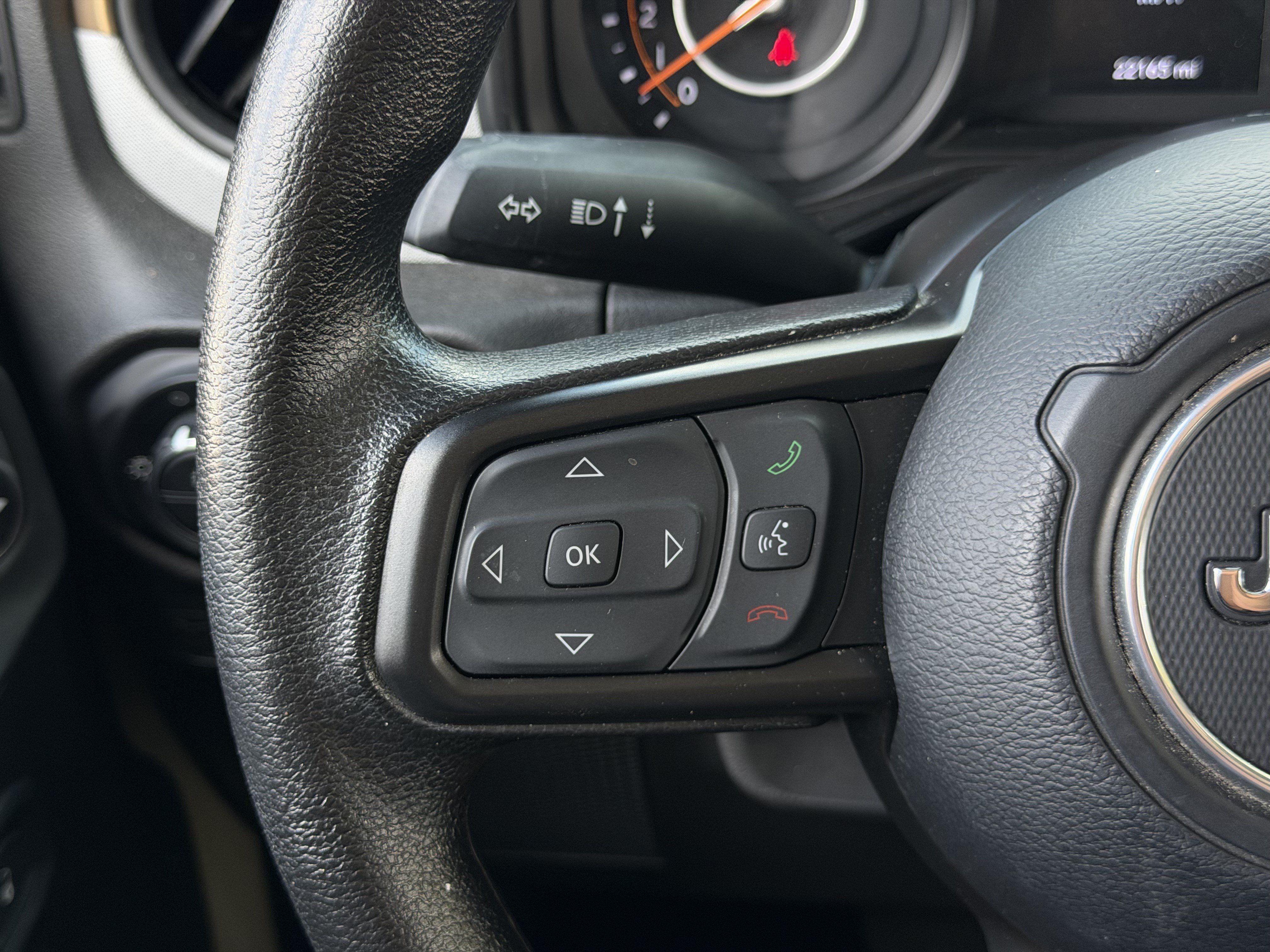 Used 2025 Jeep Gladiator Sport AWD/4WD image 18