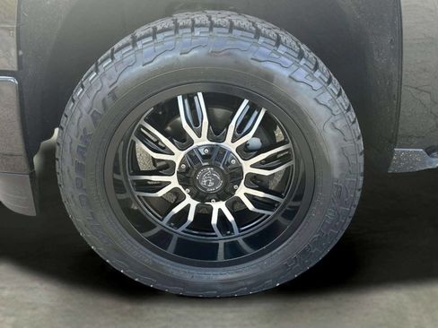 Used 2014 Chevrolet Silverado 1500 High Country w/ High Country Premium Package image 28