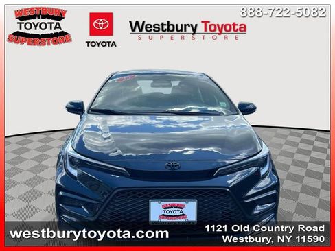 Used 2025 Toyota Corolla SE w/ Convenience Package FWD image 3