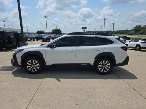 Used 2023 Subaru Outback Premium AWD/4WD image 5