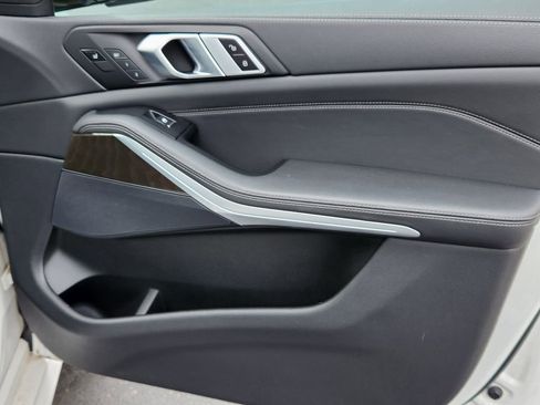 Used 2022 BMW X5 xDrive40i w/ M Sport Package image 15