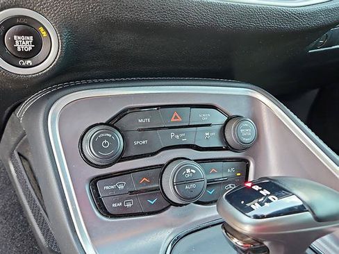 Used 2022 Dodge Challenger R/T RWD image 17
