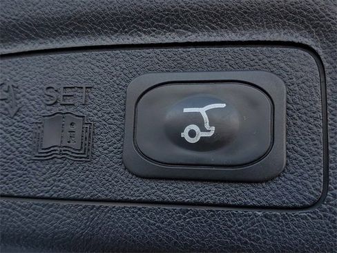 Used 2019 Lincoln MKC Reserve w/ MKC Climate Package image 9