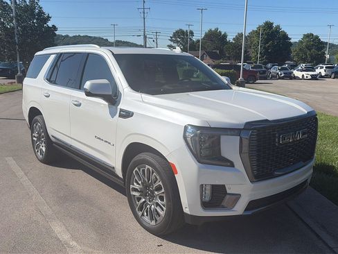 Used 2024 GMC Yukon Denali Ultimate AWD/4WD image 2