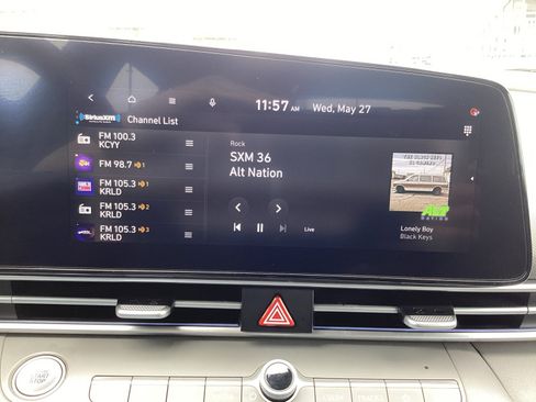 Used 2024 Hyundai Elantra SEL FWD image 21