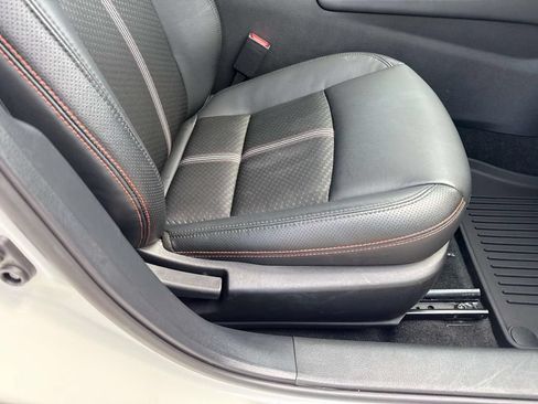 Used 2025 Nissan Altima 2.5 SR FWD image 12