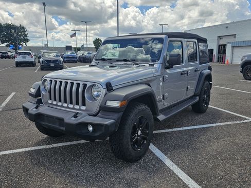 Used 2018 Jeep Wrangler Unlimited Sport S AWD/4WD image 3