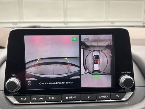 Used 2021 Nissan Rogue SV w/ Premium Package image 15