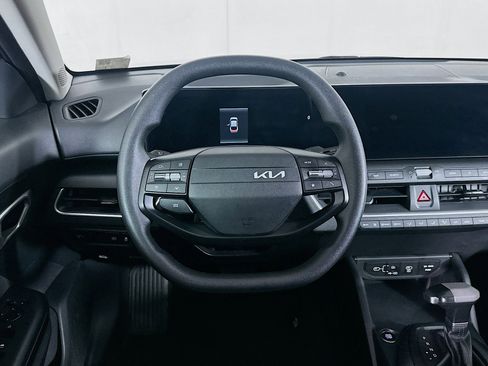 Used 2025 Kia K4 LXS image 18