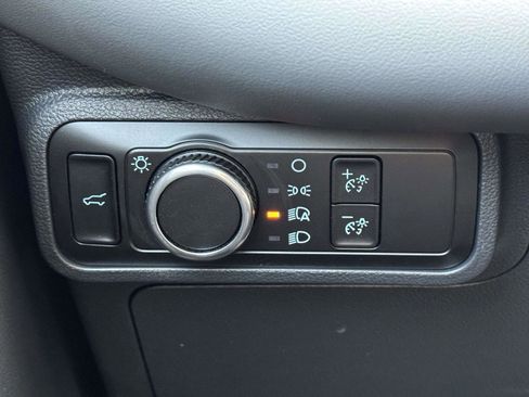 Used 2025 Ford Explorer Active image 18