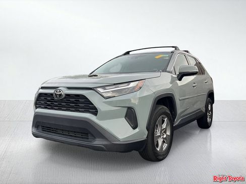 Used 2022 Toyota RAV4 XLE FWD image 2