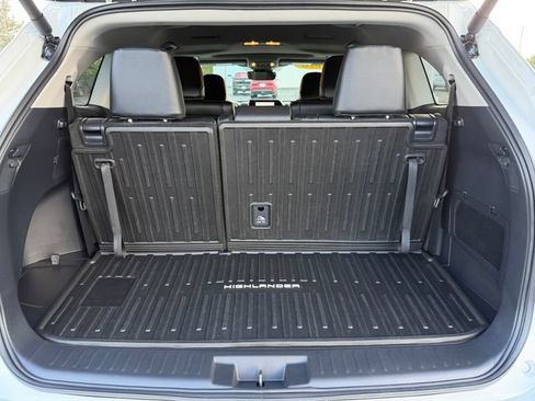 Certified 2026 Toyota Highlander XLE AWD/4WD image 17