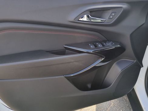 New 2026 Chevrolet Trax RS w/ Sunroof Package image 21