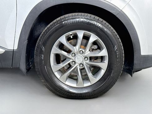 Used 2019 Hyundai Santa Fe SEL AWD/4WD image 32