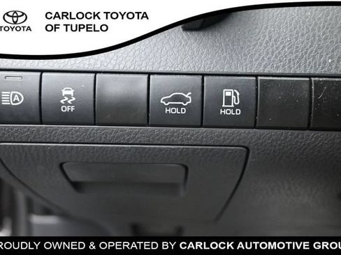 Used 2022 Toyota Camry SE FWD image 19