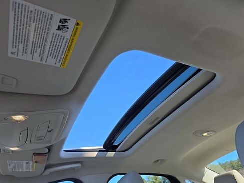 Used 2018 Ford Focus Titanium image 7