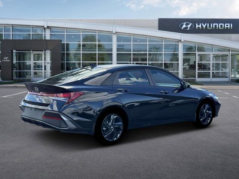 New 2026 Hyundai Elantra Sport FWD image 8