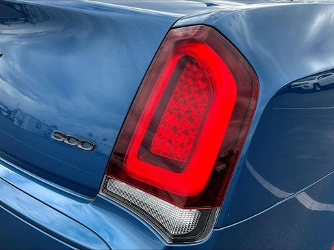 Used 2022 Chrysler 300 Touring w/ Sport Appearance Package RWD image 17