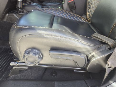 Used 2021 Jeep Wrangler Unlimited Sahara image 26