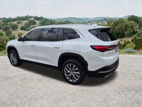 Used 2025 Buick Enclave Preferred w/ Super Cruise Package FWD image 8