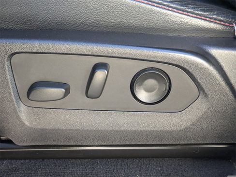 Used 2023 Chevrolet Colorado Z71 w/ Z71 Convenience Package 2 image 21