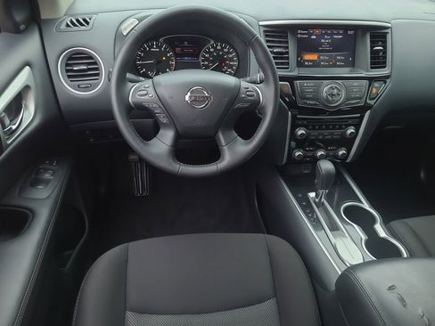 Used 2020 Nissan Pathfinder SV FWD image 13