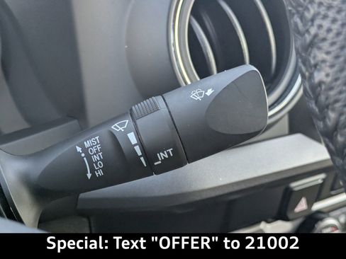 Used 2020 Toyota Tacoma TRD Off-Road image 29