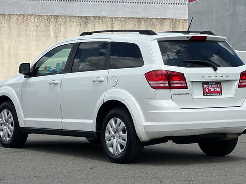 Used 2018 Dodge Journey SE w/ Connectivity Group FWD image 7