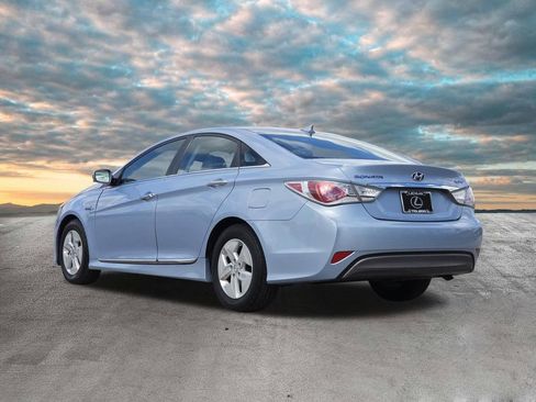 Used 2012 Hyundai Sonata Hybrid w/ Leather Pkg FWD image 6