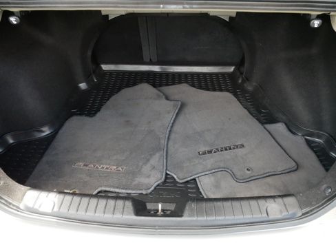 Used 2009 Hyundai Elantra GLS FWD image 18