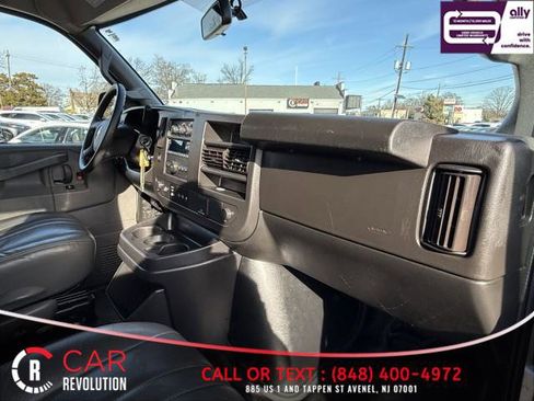 Used 2022 Chevrolet Express 3500 LS image 32