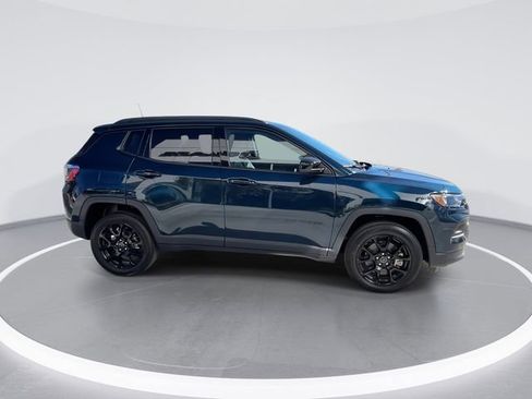 New 2026 Jeep Compass Latitude image 9
