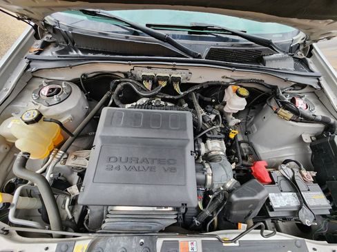 Used 2010 Ford Escape XLT image 14