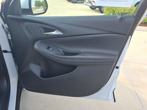 Used 2025 Buick Encore GX Preferred FWD image 23