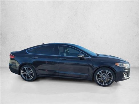 Used 2019 Ford Fusion Titanium FWD image 5