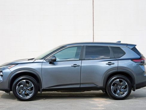 Used 2024 Nissan Rogue SV FWD image 39