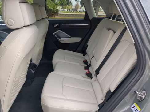 New 2025 Audi Q3 2.0T Premium image 17