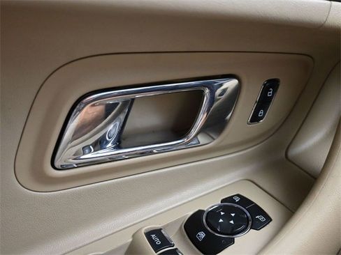 Used 2013 Ford Taurus SEL image 25