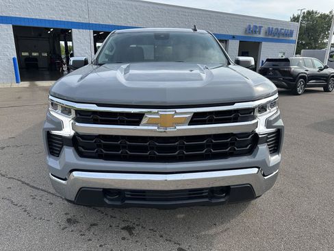 Used 2024 Chevrolet Silverado 1500 LT AWD/4WD image 9