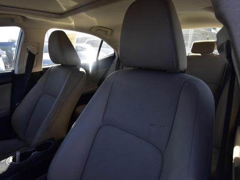 Used 2017 Lexus IS 200t image 9