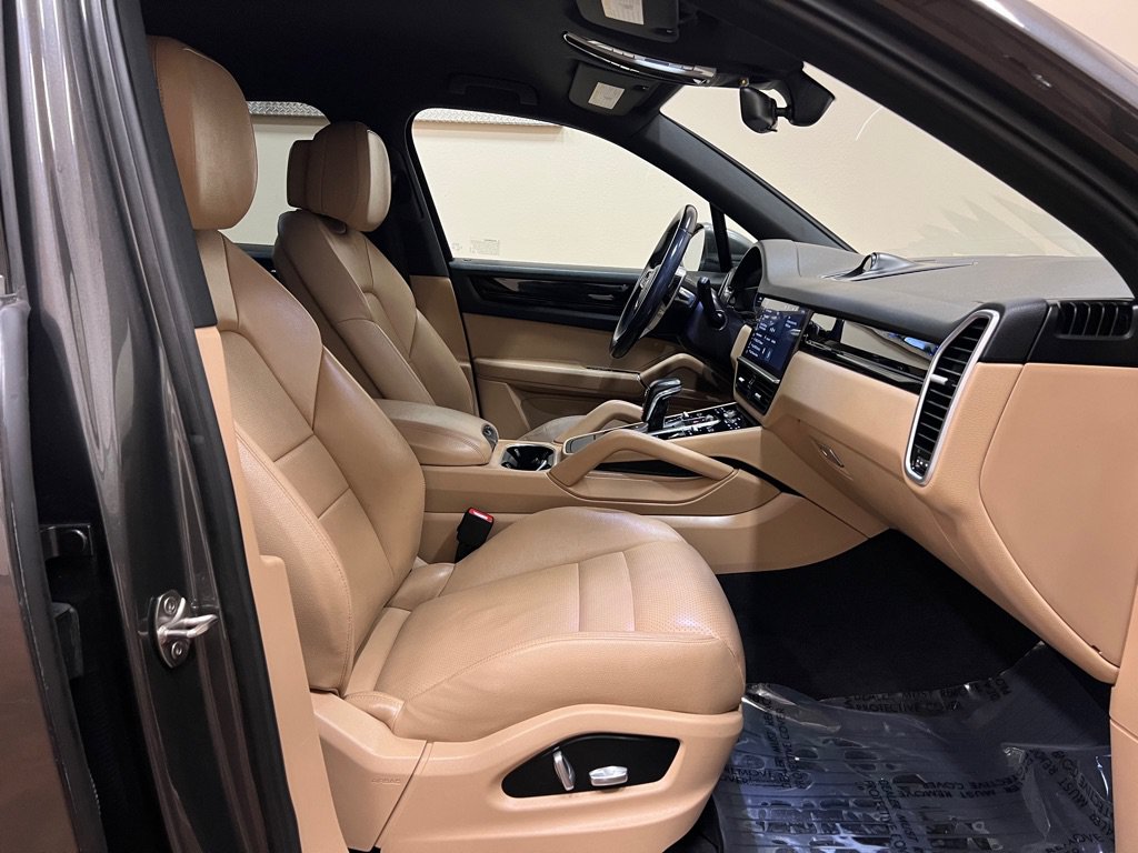 Used 2020 Porsche Cayenne AWD/4WD image 26
