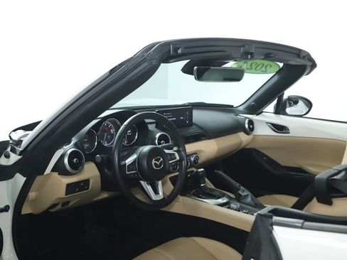 Used 2024 MAZDA MX-5 Miata Grand Touring RWD image 28