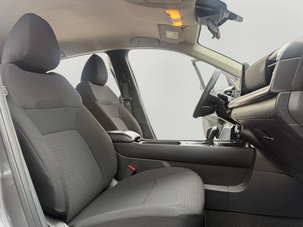 Used 2025 Nissan Kicks S AWD/4WD image 21