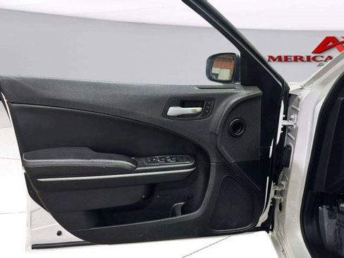 Used 2020 Dodge Charger SXT w/ Leather Interior Group RWD image 11