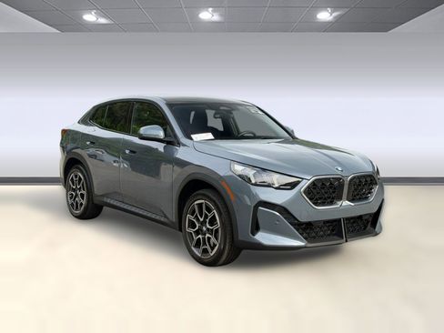 Certified 2025 BMW X2 xDrive28i AWD/4WD image 7