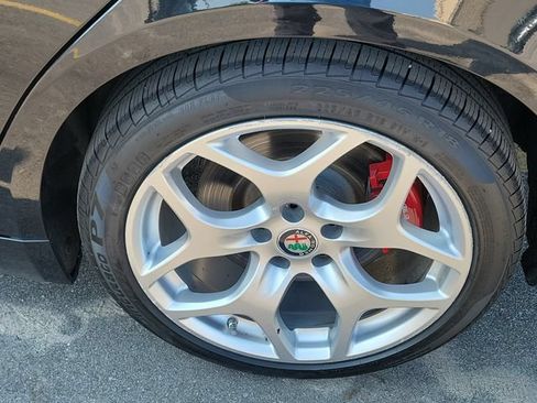 Used 2019 Alfa Romeo Giulia Ti RWD image 27