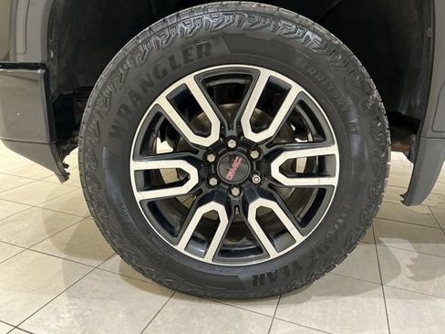 Used 2019 GMC Sierra 1500 AT4 w/ AT4 Premium Package AWD/4WD image 33