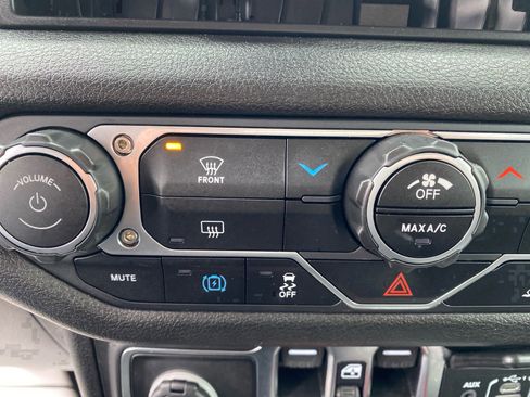 Used 2025 Jeep Wrangler Willys image 15