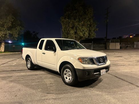 Used 2014 Nissan Frontier S image 7