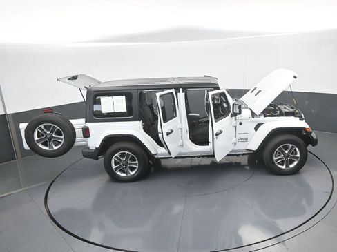 Used 2022 Jeep Wrangler Unlimited Sahara image 71